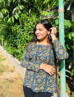 Load image into Gallery viewer, Green Motif Short Kurti
