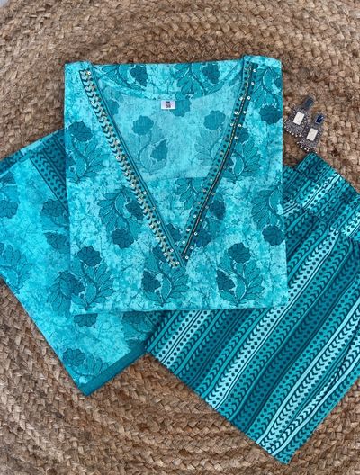 Amara Floral Boota Kurta Set