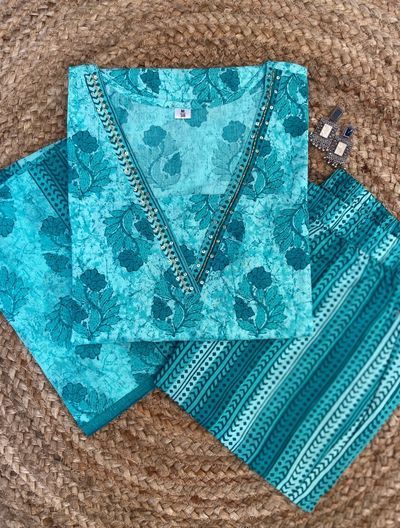 Amara Floral Boota Kurta Set