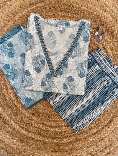 Amara Floral Boota Kurta Set
