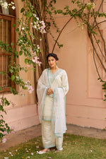 Load image into Gallery viewer, Bul-bul Ivory Embroidered Kurta Set.

