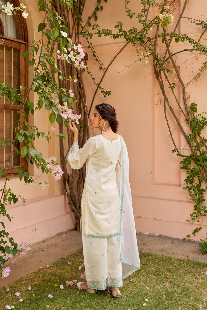 Bul-bul Ivory Embroidered Kurta Set.